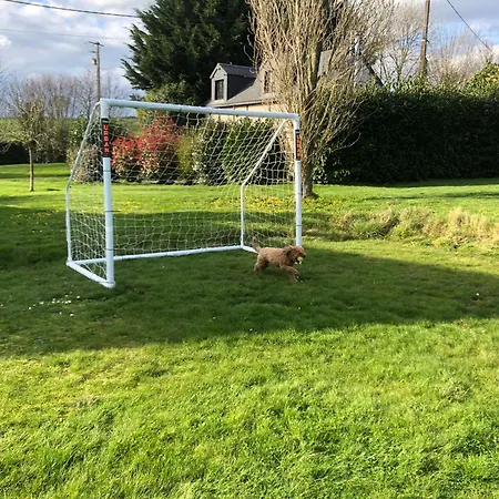 Jasmin With Seasonal Swimming Pool *