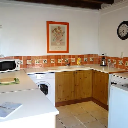 בית נופש Jasmin With Seasonal Swimming Pool *