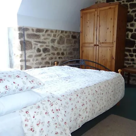 Vakantiehuis Jasmin With Seasonal Swimming Pool