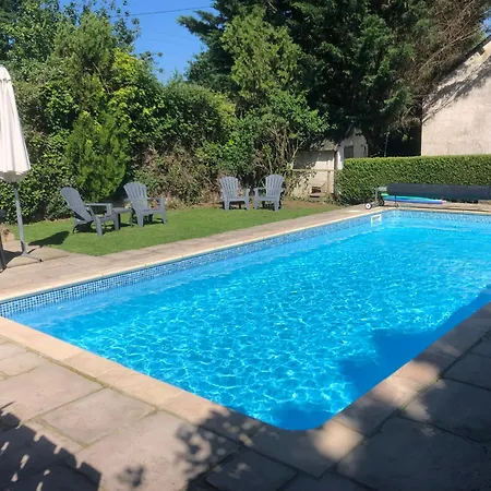 Jasmin With Seasonal Swimming Pool