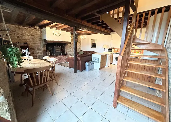 Jasmin With Seasonal Swimming Pool Ferienhaus Le Mesnil-Gilbert