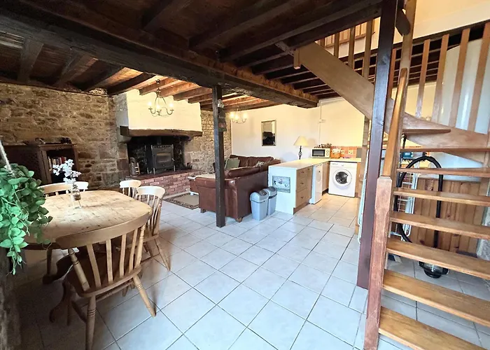 Jasmin With Seasonal Swimming Pool Ferienhaus *