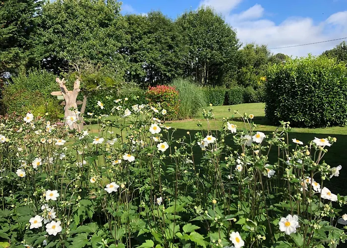 Jasmin With Seasonal Swimming Pool Ferienhaus